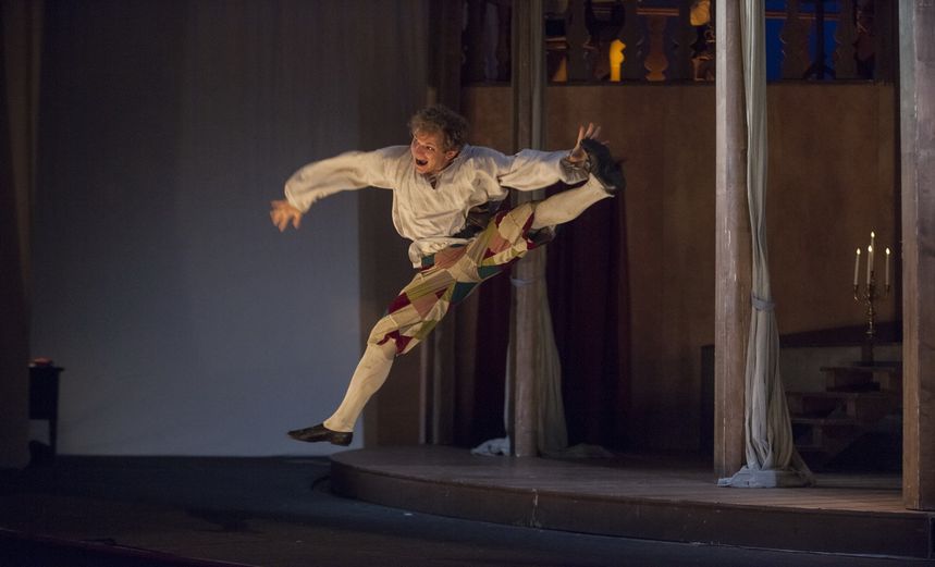 Слуга двух господ