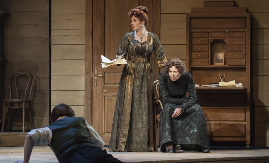 Васса Железнова