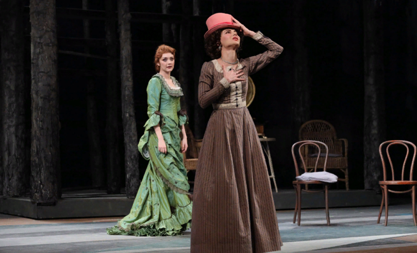 Светит, да не греет