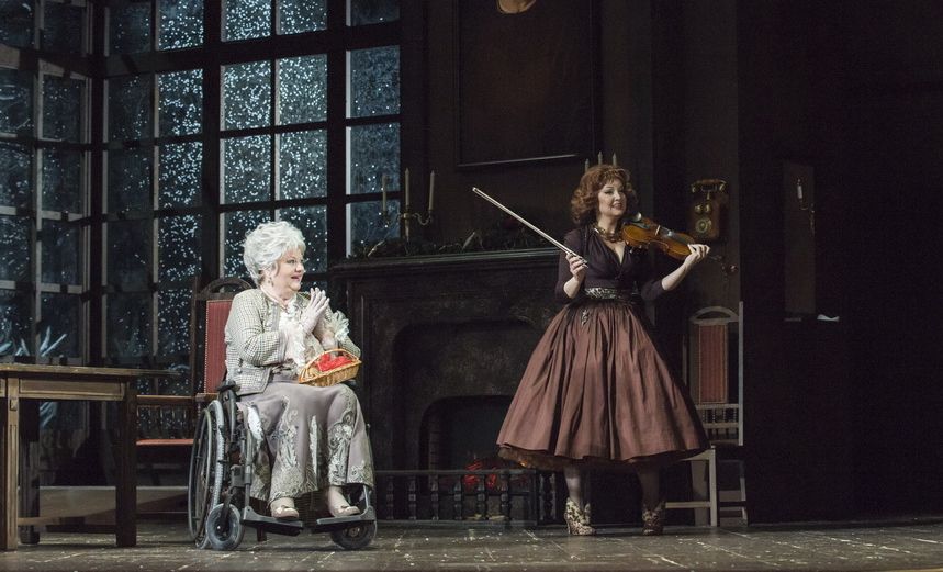 Восемь любящих женщин