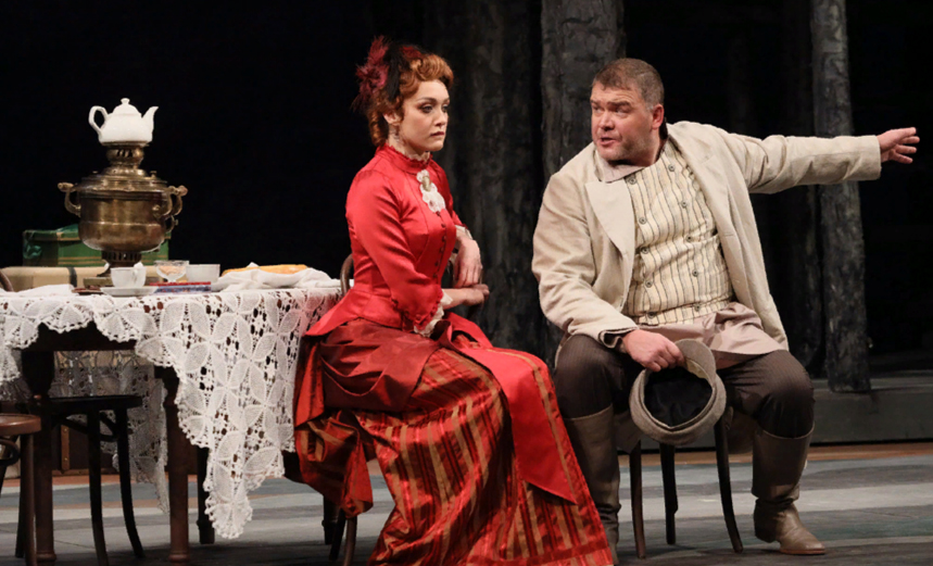 Светит, да не греет