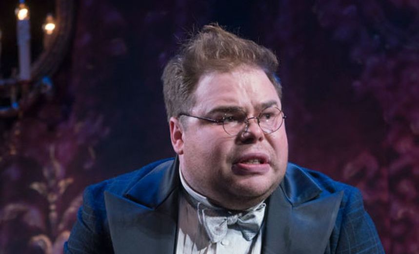 КРАСАВЕЦ МУЖЧИНА