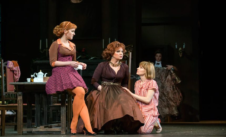 Восемь любящих женщин