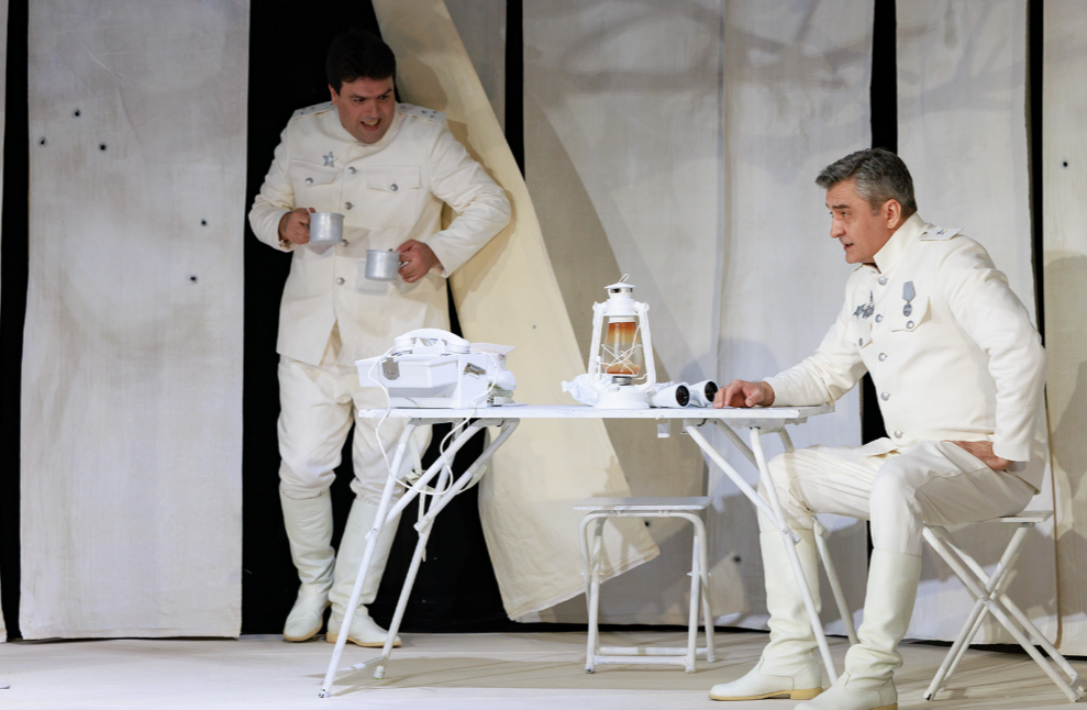 БЕЛАЯ ПАЛАТКА