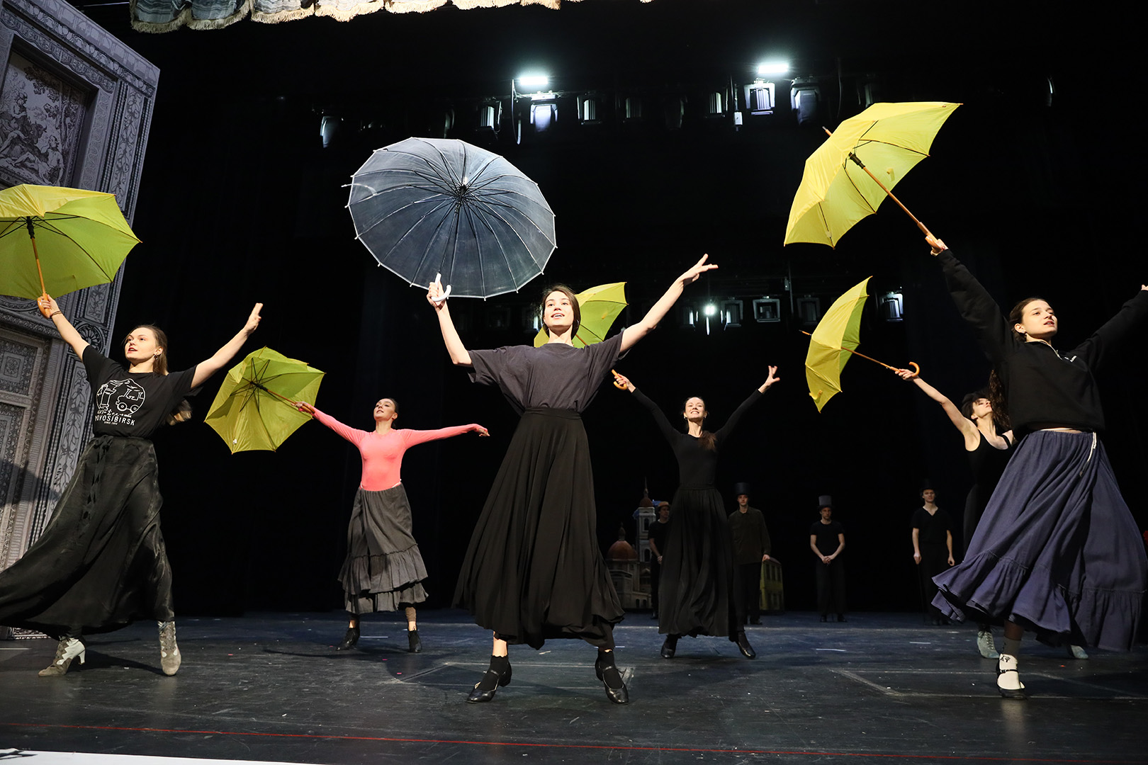 Лев Гурыч Синичкин, или Провинциальная дебютантка