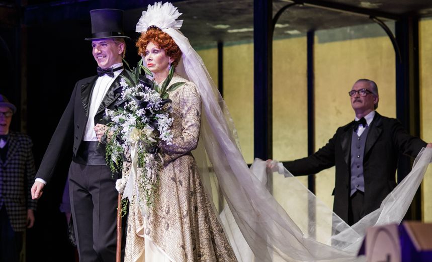 Визит старой дамы