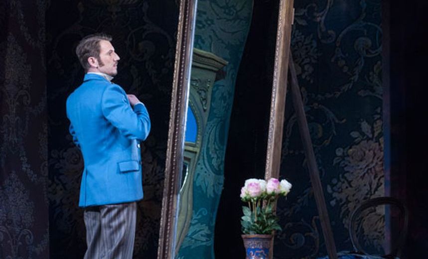 КРАСАВЕЦ МУЖЧИНА